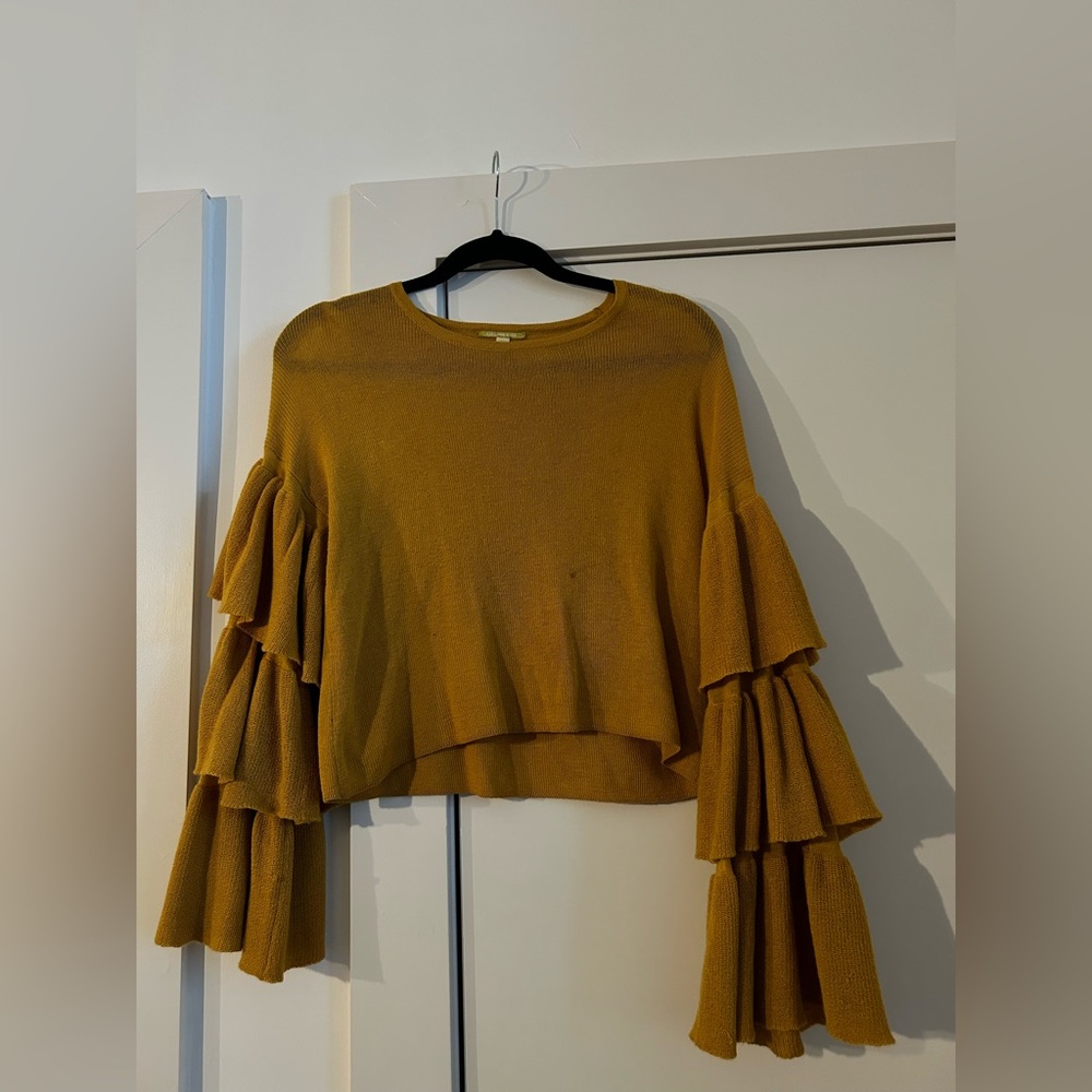“Golden Frills”